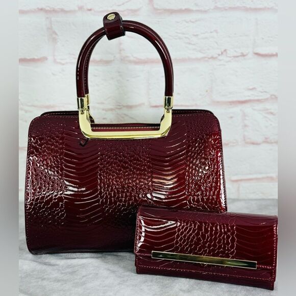 Danbury Mint Handbags - Danbury Mint Wine Embossed Leather Bag with Wallet